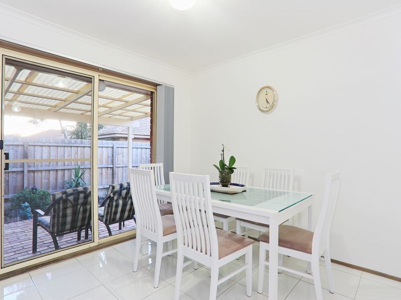 2/83 Racecourse Road, Pakenham VIC 3810