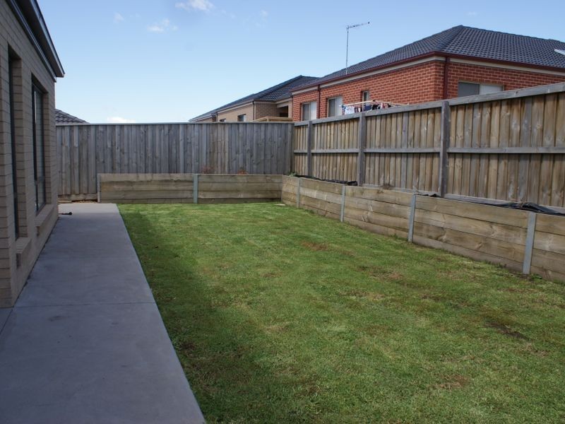 9 Alice Court, Officer VIC 3809