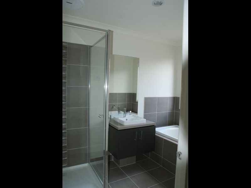 4 Bavaria Lane, Pakenham VIC 3810