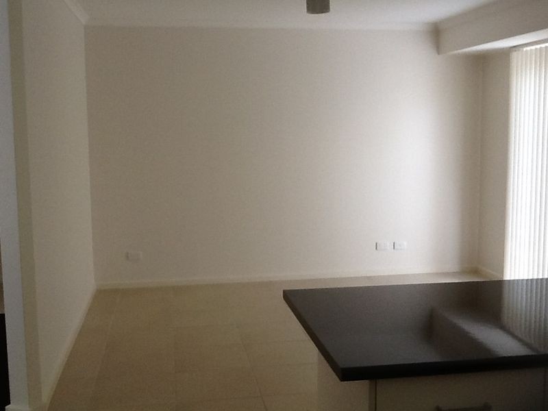 2/81-83 Ahern Road, Pakenham VIC 3810