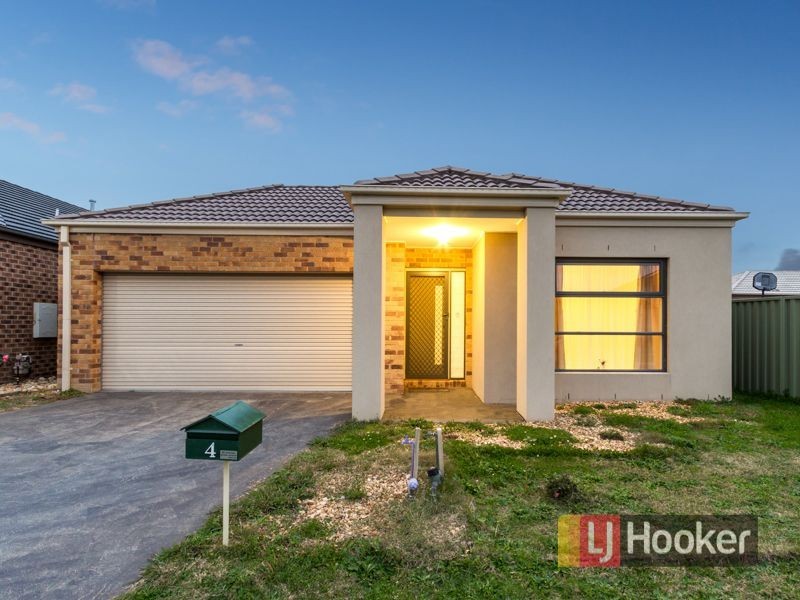 4 Cohens Way, Pakenham VIC 3810