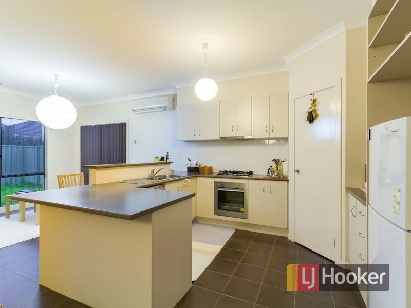 4 Cohens Way, Pakenham VIC 3810