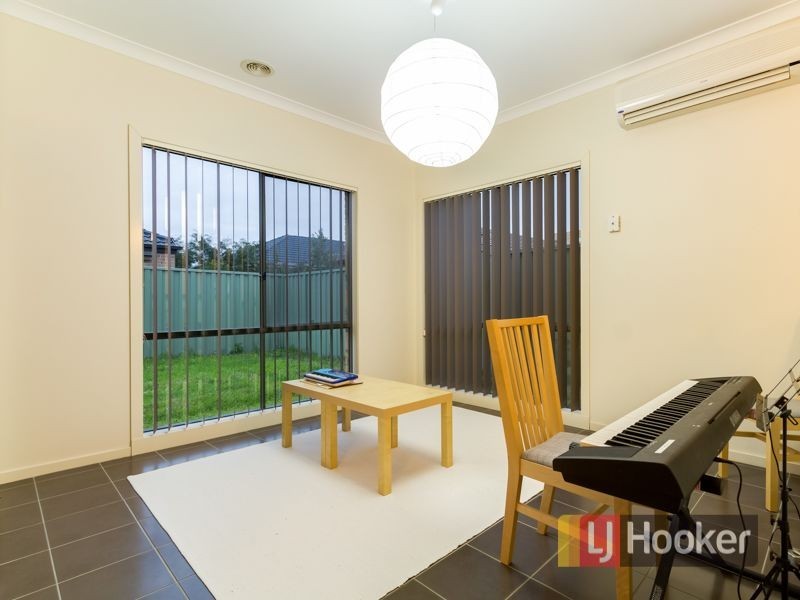 4 Cohens Way, Pakenham VIC 3810
