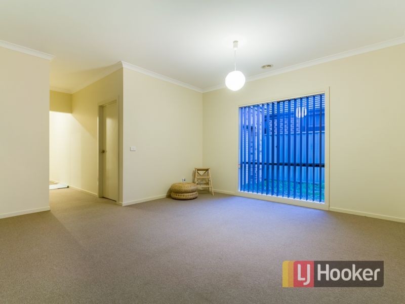 4 Cohens Way, Pakenham VIC 3810