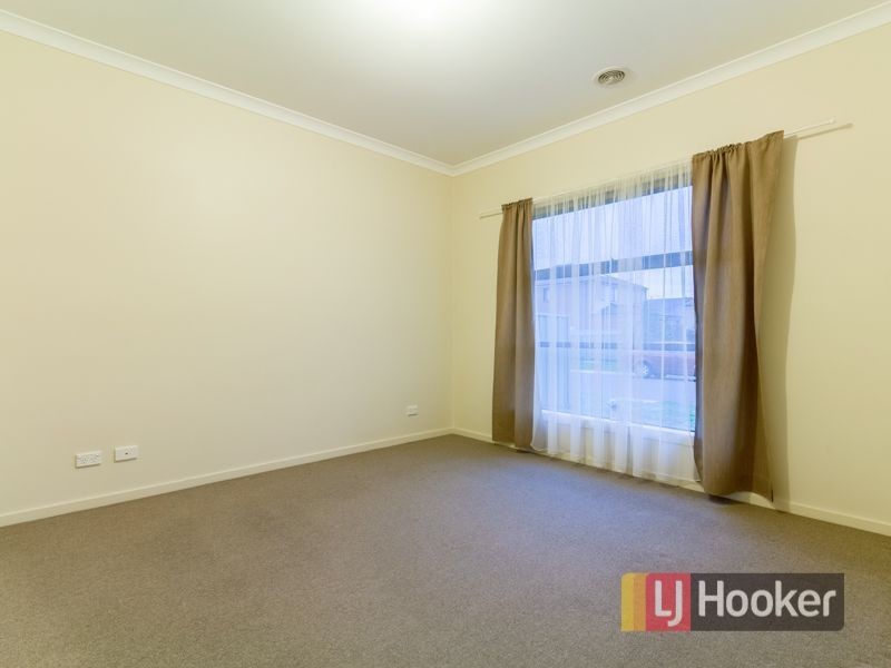 4 Cohens Way, Pakenham VIC 3810