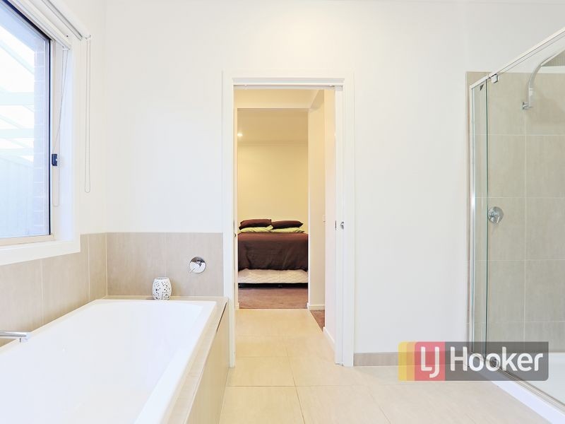 78 Banjo Paterson Drive, Pakenham VIC 3810