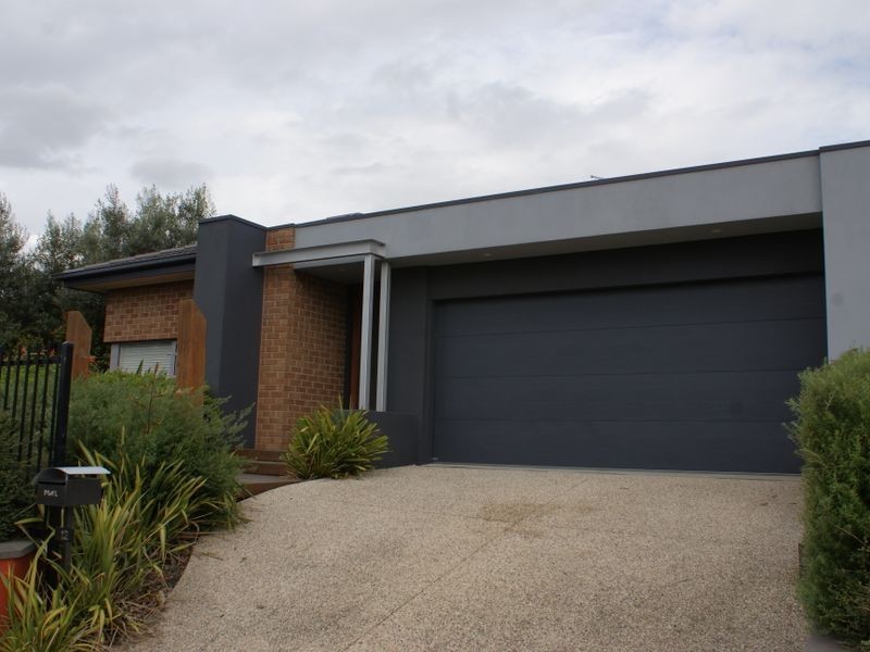 12 Wild Cherry Avenue, Pakenham VIC 3810
