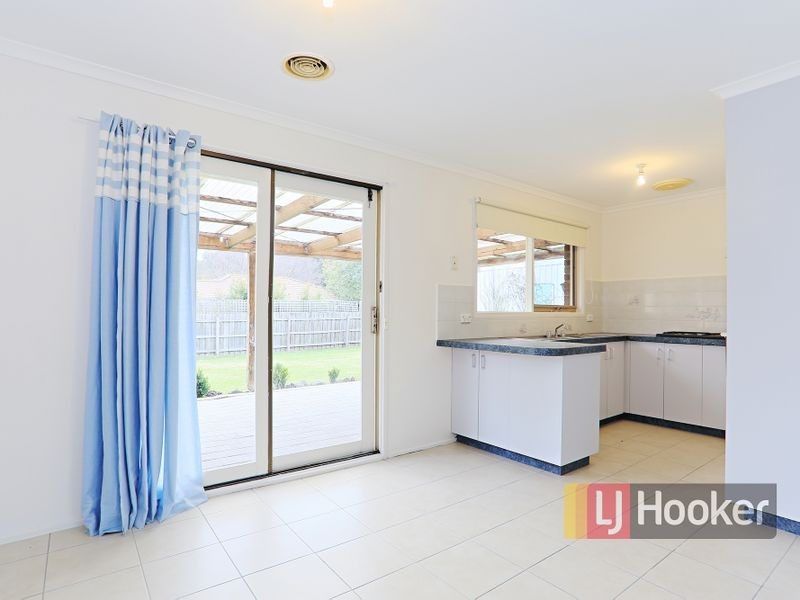 6 Matthews Court, Pakenham VIC 3810