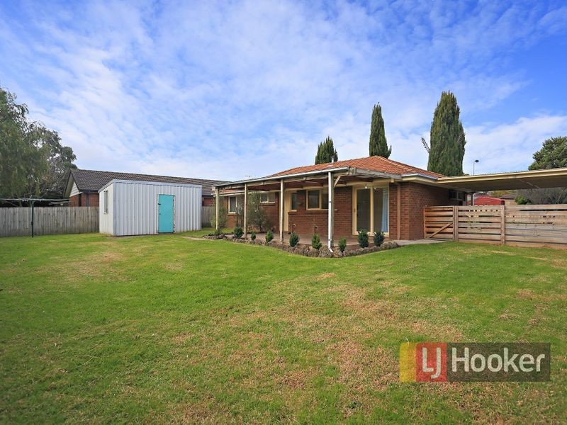6 Matthews Court, Pakenham VIC 3810