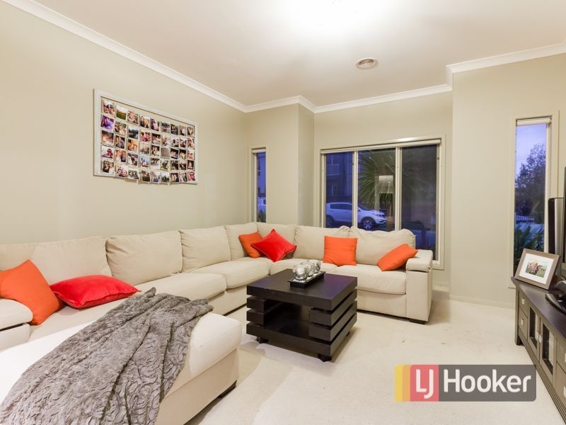 6 Sandpiper Close, Pakenham VIC 3810