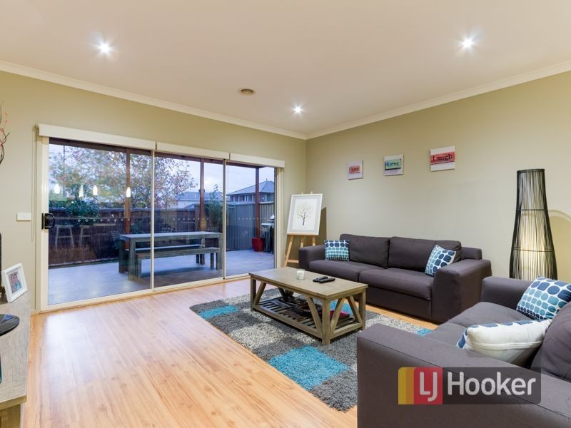 6 Sandpiper Close, Pakenham VIC 3810