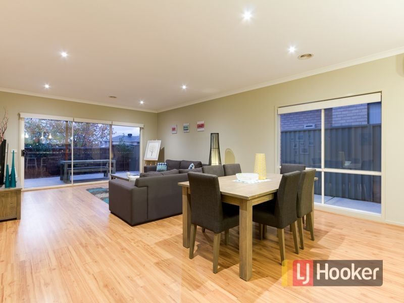 6 Sandpiper Close, Pakenham VIC 3810