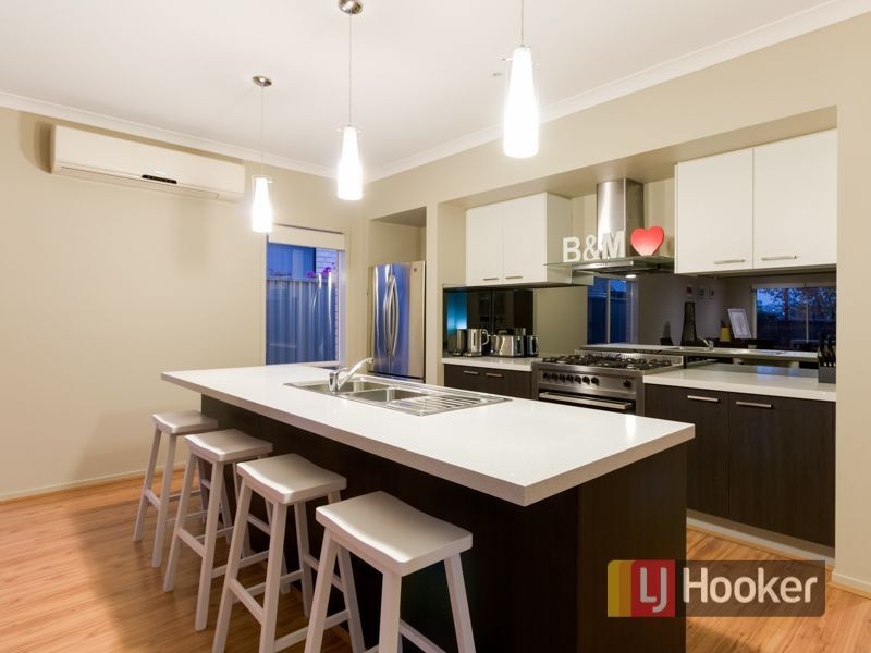 6 Sandpiper Close, Pakenham VIC 3810