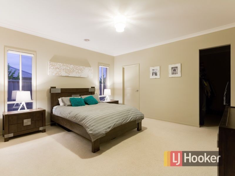 6 Sandpiper Close, Pakenham VIC 3810