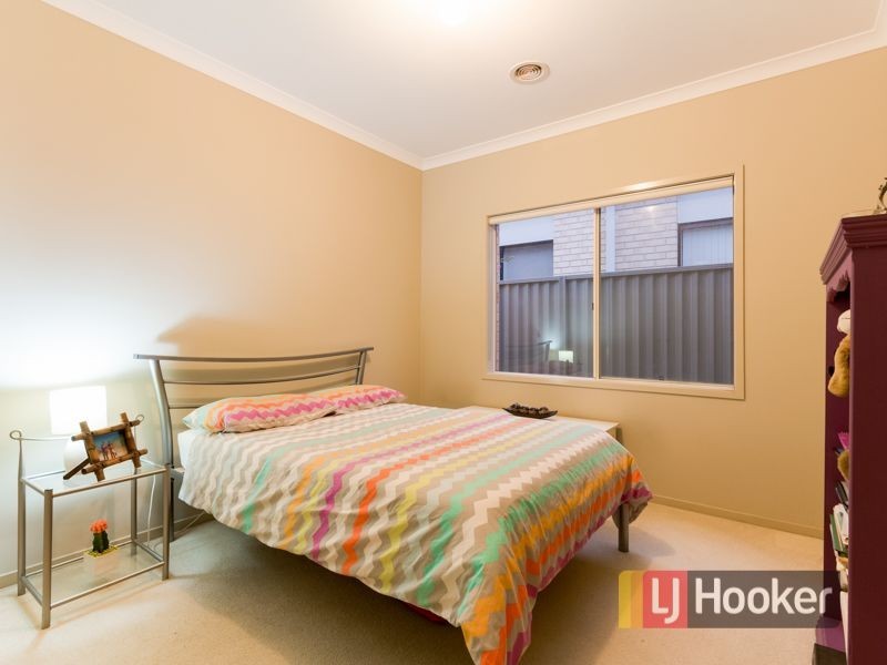 6 Sandpiper Close, Pakenham VIC 3810