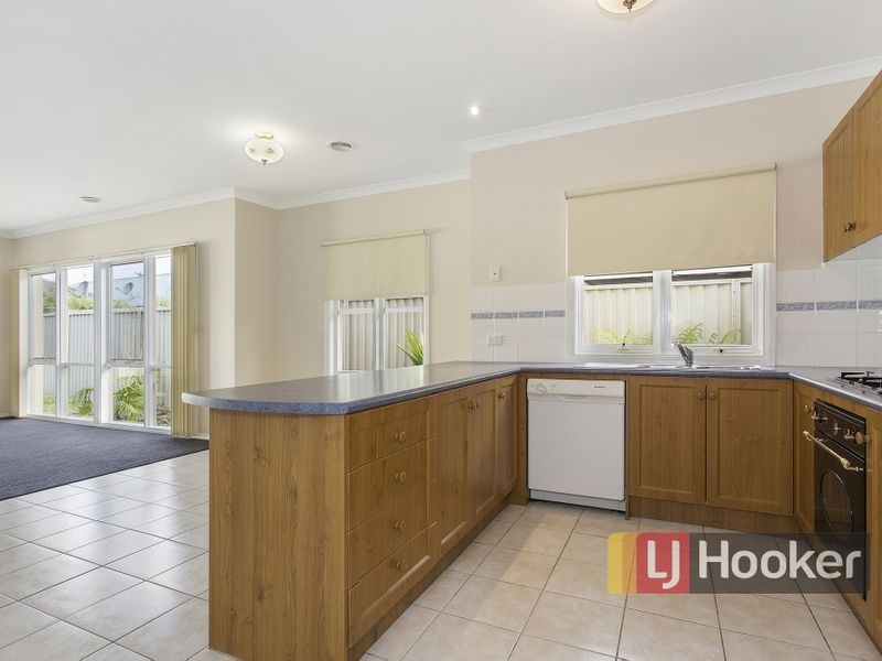15 Catherine Place, Pakenham VIC 3810