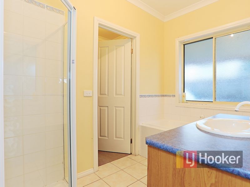 15 Catherine Place, Pakenham VIC 3810