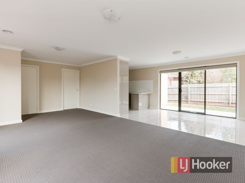 2/3 Anderson Street, Pakenham VIC 3810