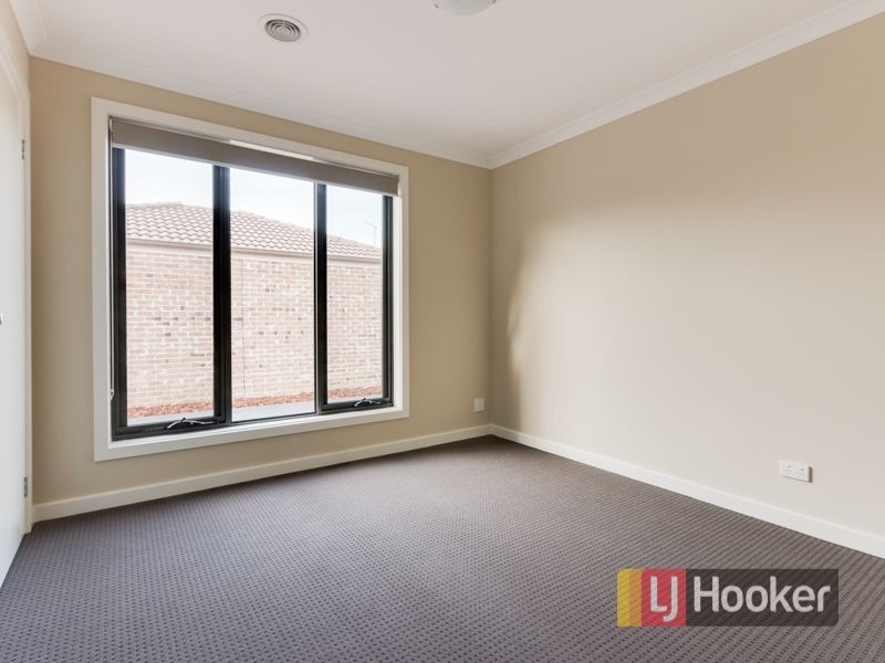2/3 Anderson Street, Pakenham VIC 3810