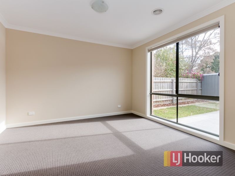 2/3 Anderson Street, Pakenham VIC 3810