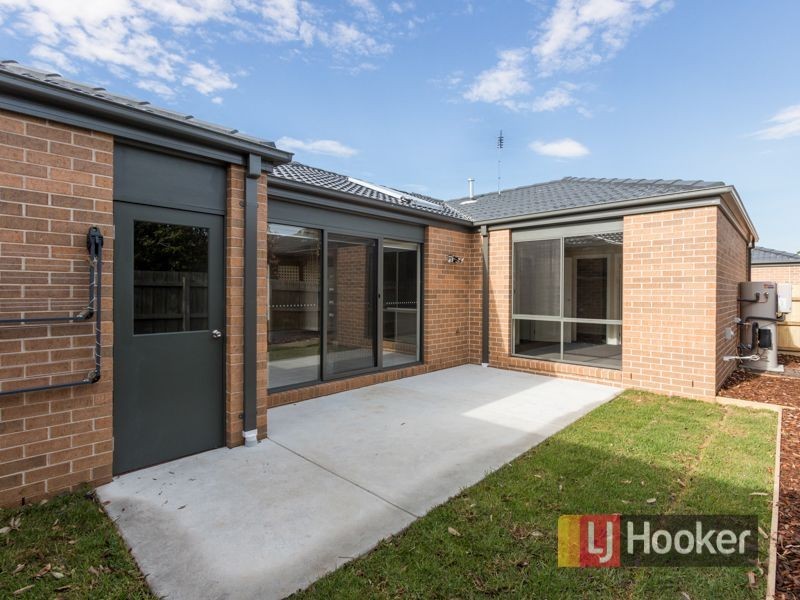 2/3 Anderson Street, Pakenham VIC 3810
