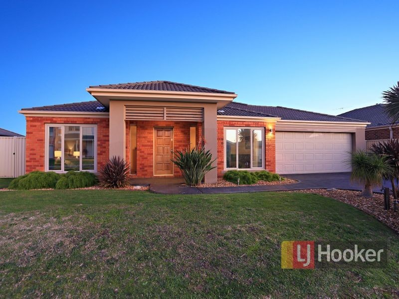 19 Viola Avenue, Pakenham VIC 3810