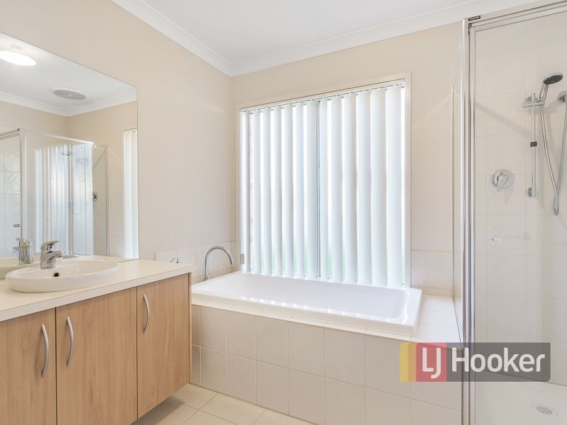 19 Viola Avenue, Pakenham VIC 3810