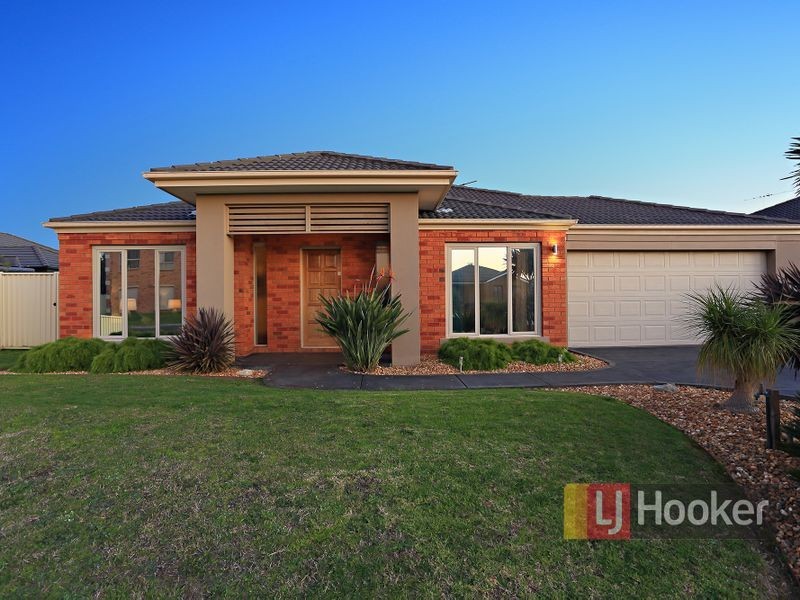 19 Viola Avenue, Pakenham VIC 3810