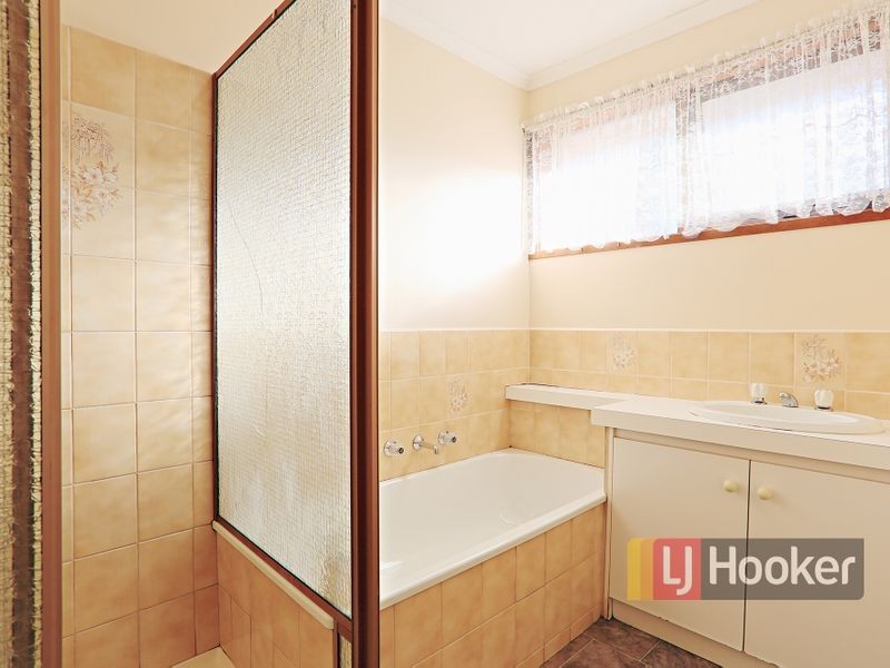 50 Cameron Way, Pakenham VIC 3810