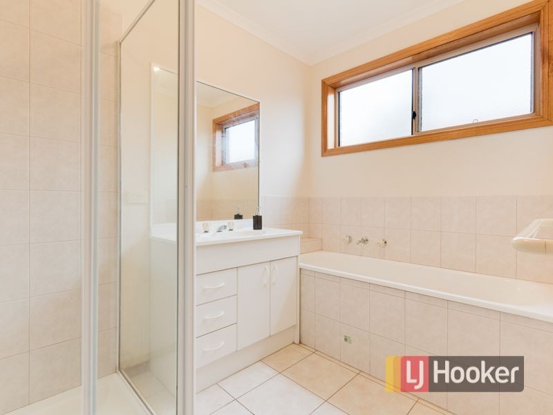 5 Rossi Close, Pakenham VIC 3810