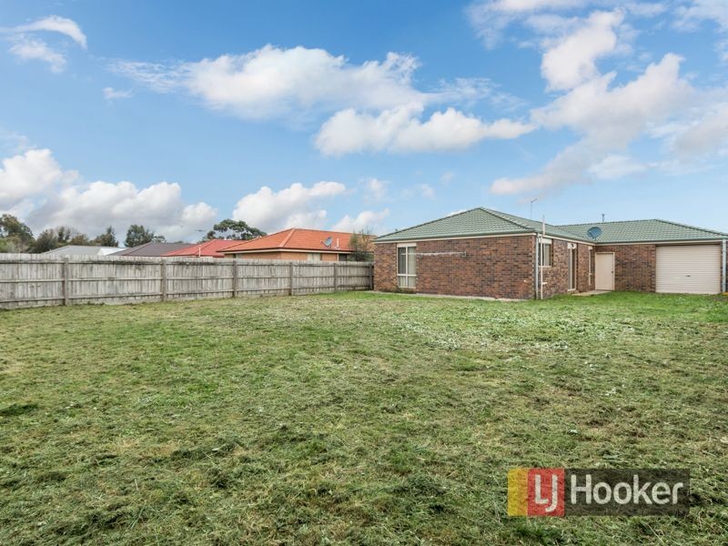 5 Rossi Close, Pakenham VIC 3810
