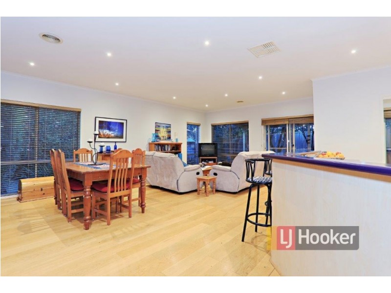 1 Flinders Chase, Pakenham VIC 3810