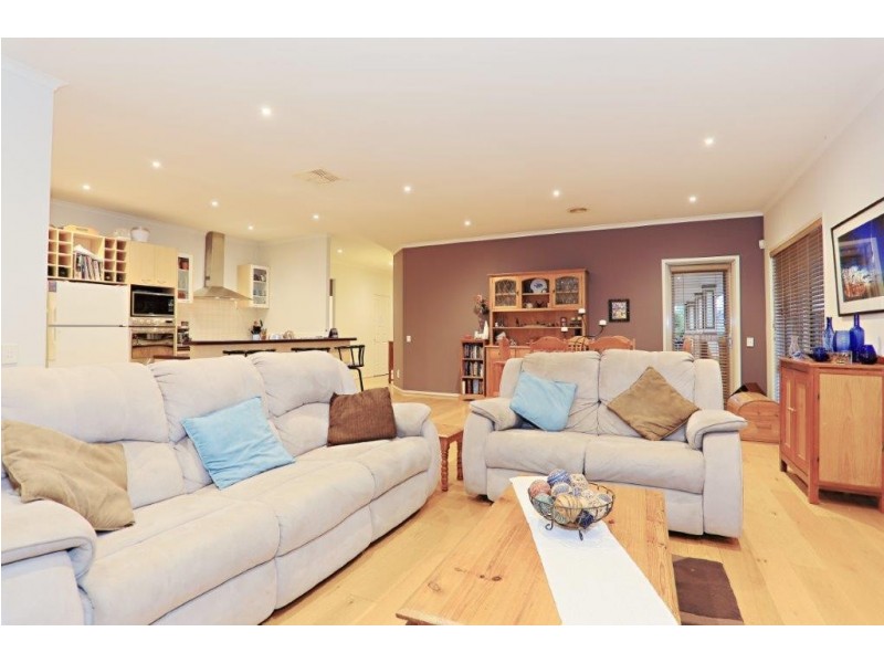 1 Flinders Chase, Pakenham VIC 3810