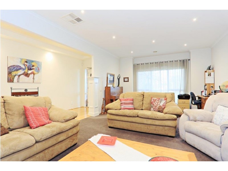 1 Flinders Chase, Pakenham VIC 3810