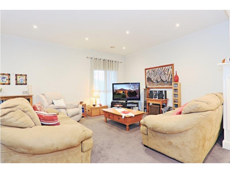 1 Flinders Chase, Pakenham VIC 3810