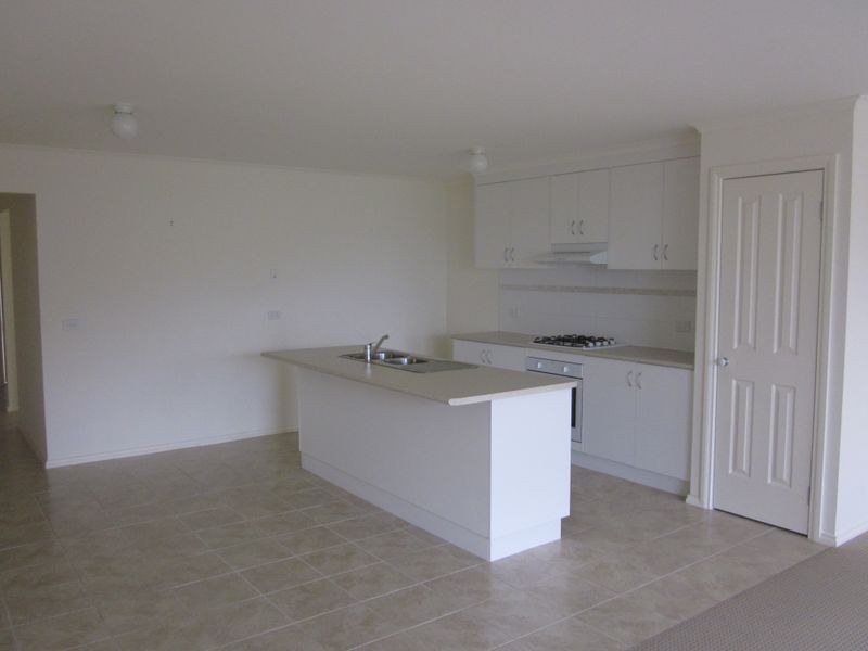 7/51 Leigh Drive, Pakenham VIC 3810