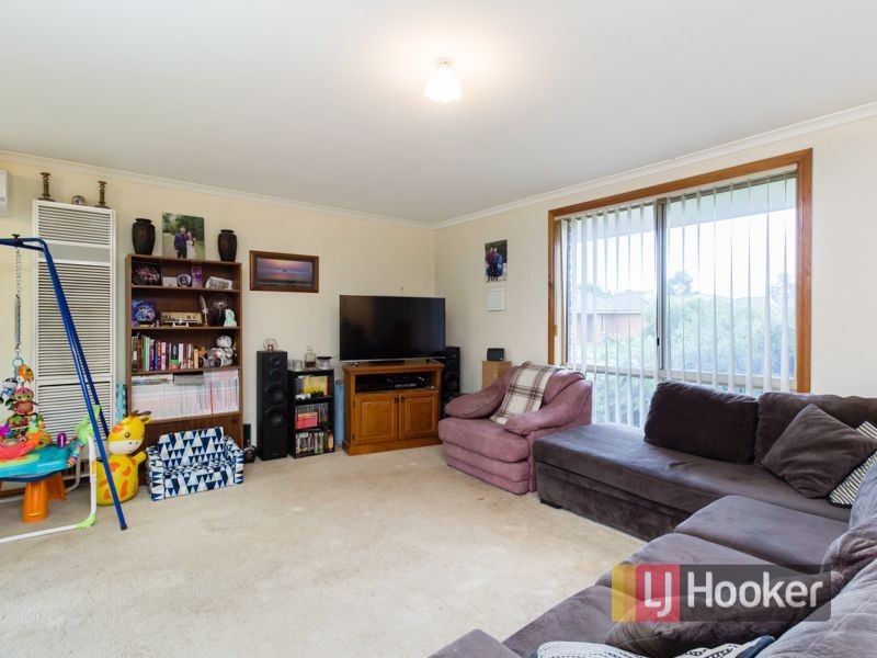 9 Mark Place, Pakenham VIC 3810