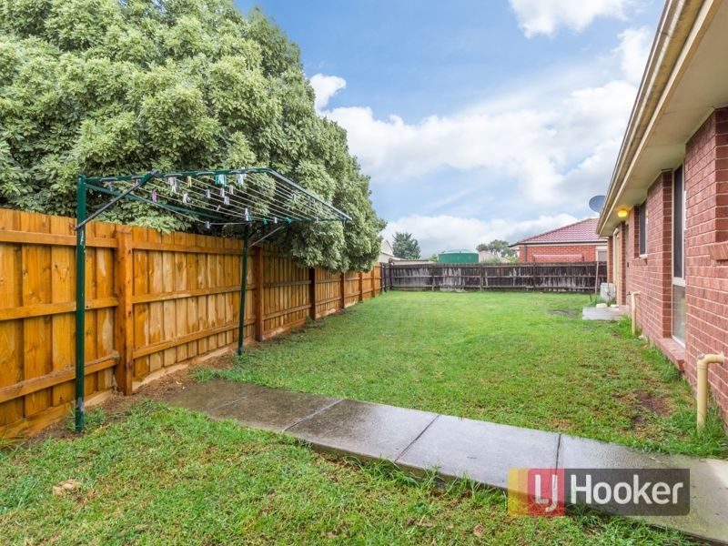 9 Mark Place, Pakenham VIC 3810