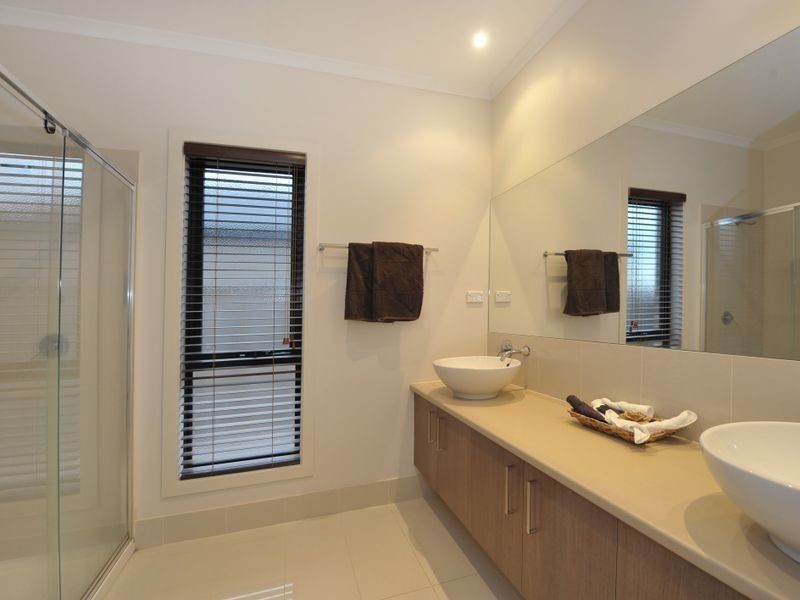 10 Bellerive Avenue, Officer VIC 3809