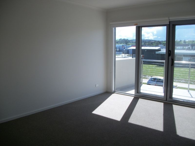 48 Edgeware Close, Pakenham VIC 3810