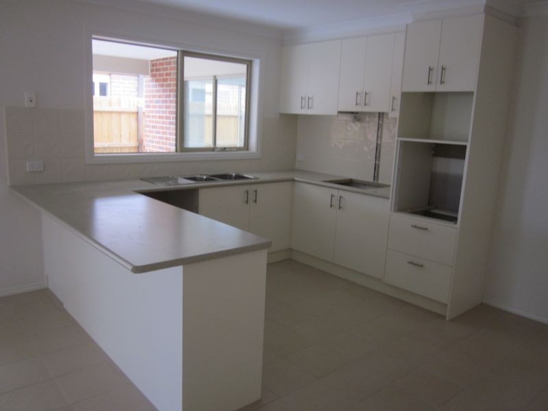 9 Cerreto Mews, Pakenham VIC 3810