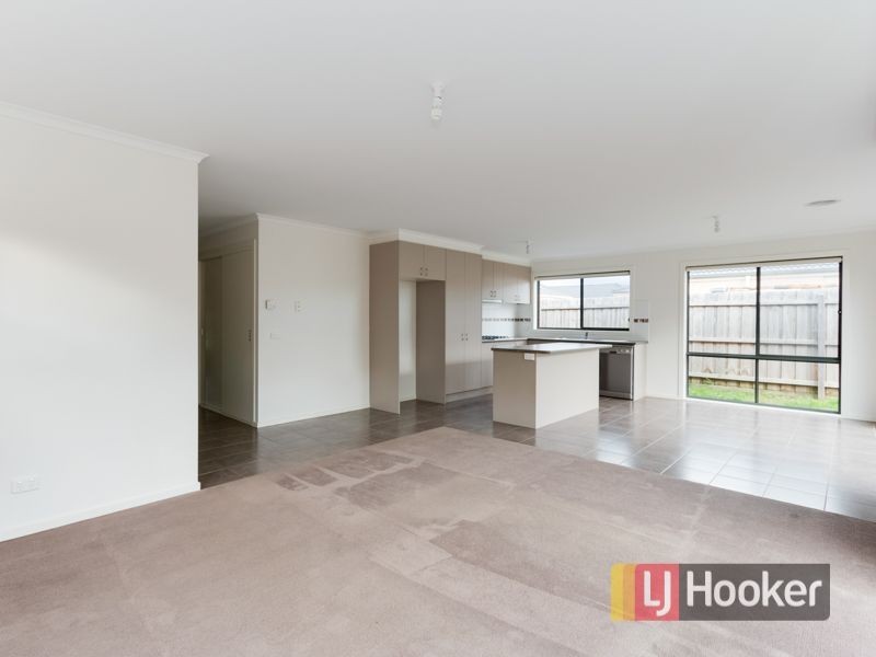 62 Melissa Way, Pakenham VIC 3810