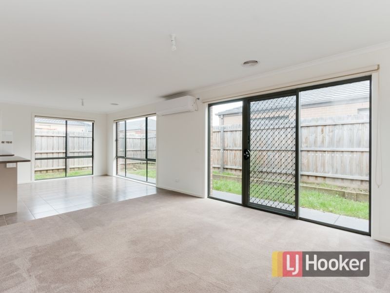 62 Melissa Way, Pakenham VIC 3810