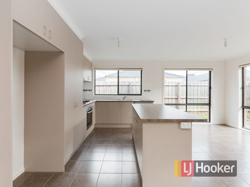 62 Melissa Way, Pakenham VIC 3810