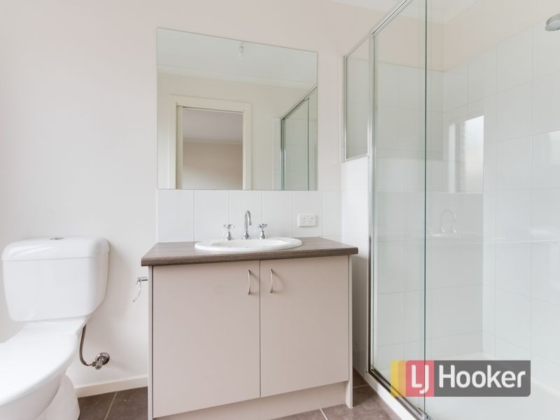 62 Melissa Way, Pakenham VIC 3810