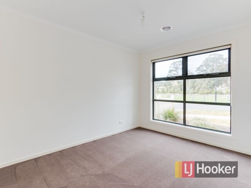 62 Melissa Way, Pakenham VIC 3810