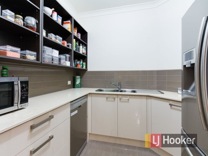 13 Hull Crescent, Pakenham VIC 3810