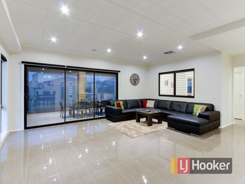 13 Hull Crescent, Pakenham VIC 3810