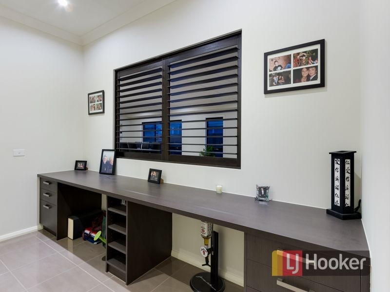 13 Hull Crescent, Pakenham VIC 3810