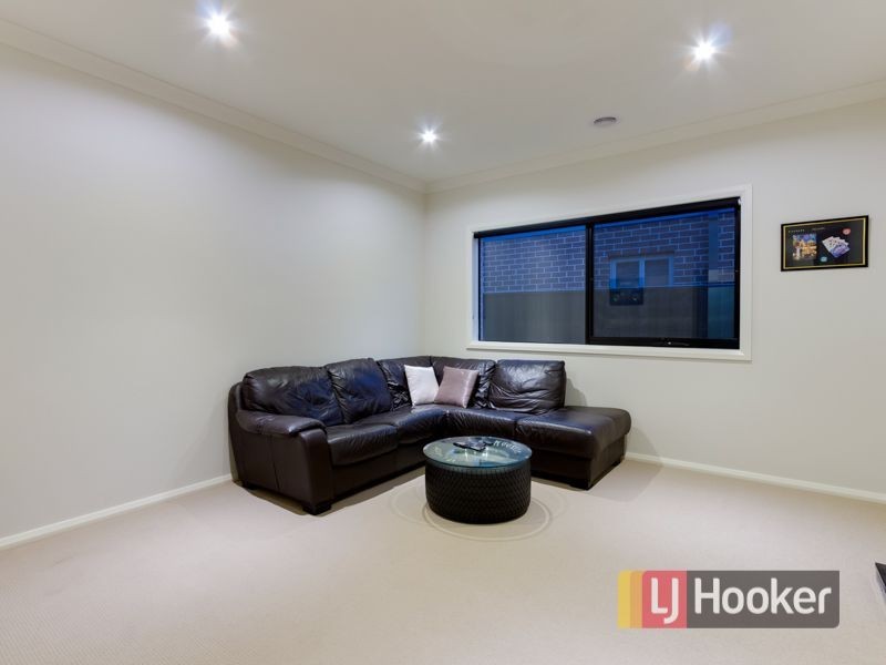 13 Hull Crescent, Pakenham VIC 3810